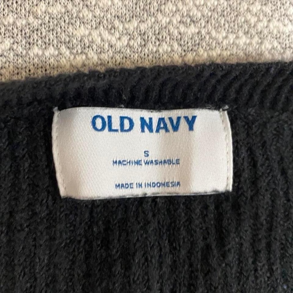 Old Navy black/white striped V-neck sweater women S. SKU-A226 #knitwear - Picture 4 of 7